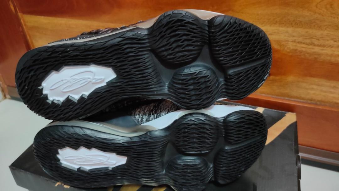 lebron 17 oreo on feet