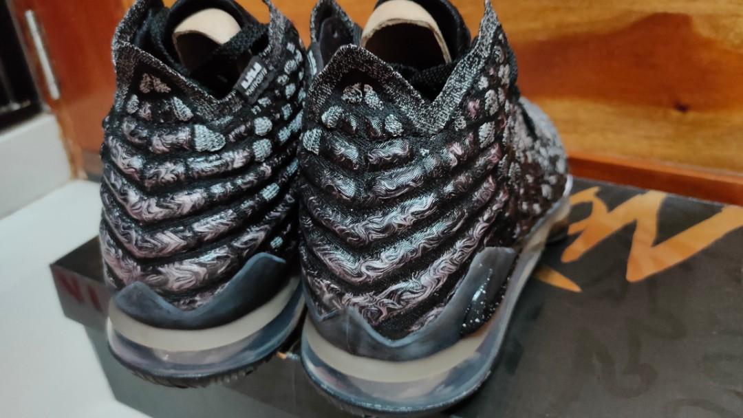 lebron 17 oreo on feet