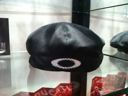 oakley beret