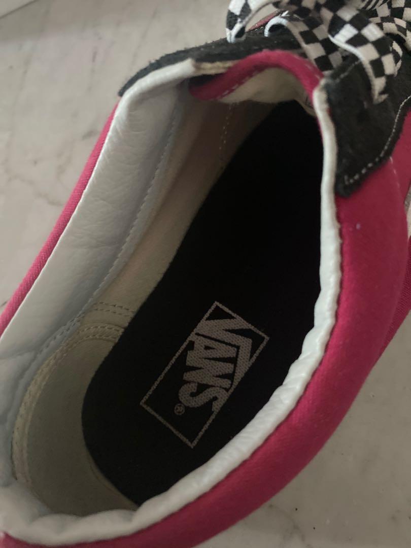 Pink checkered deals vans with laces