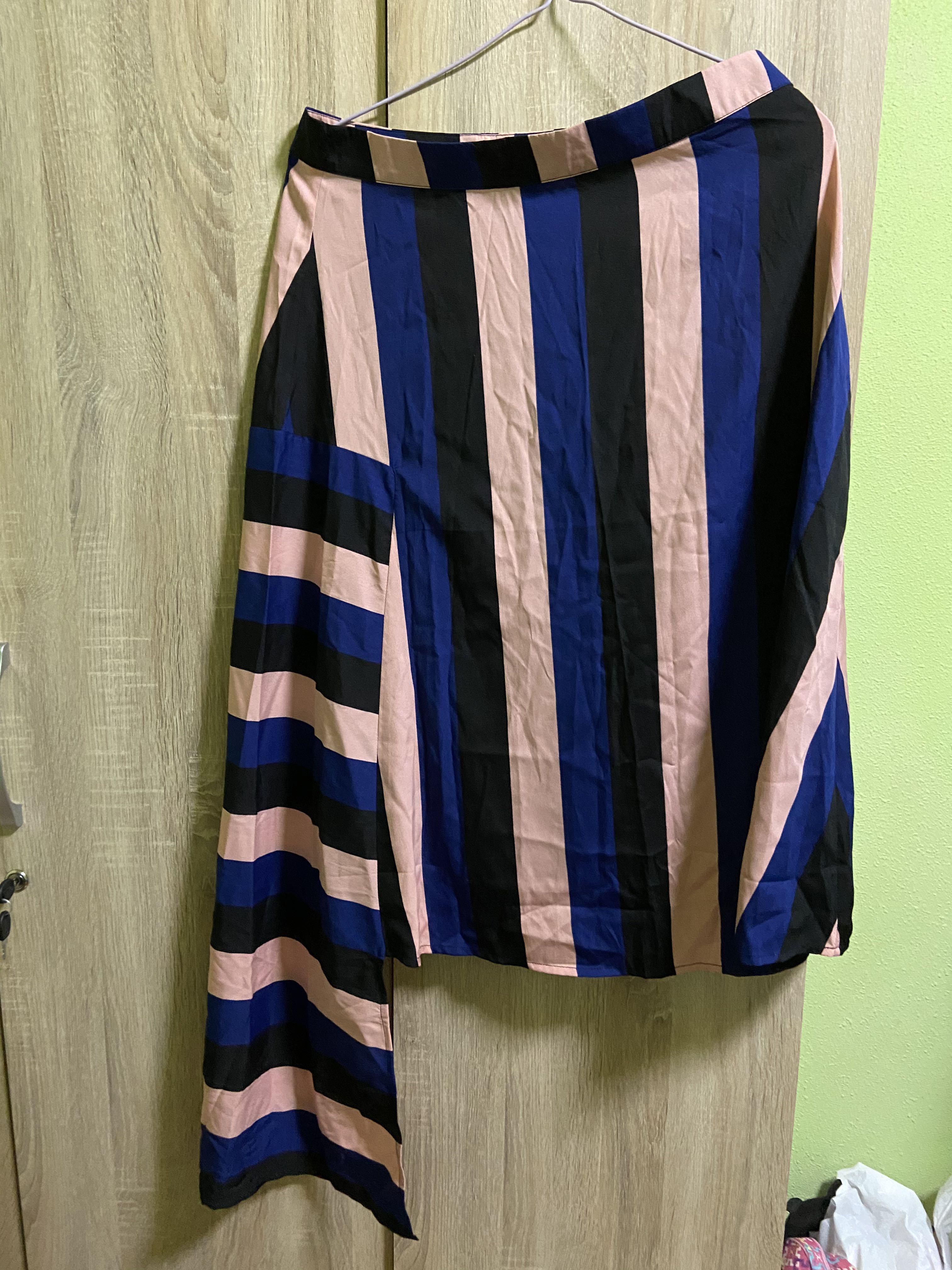 boohoo plus size skirt