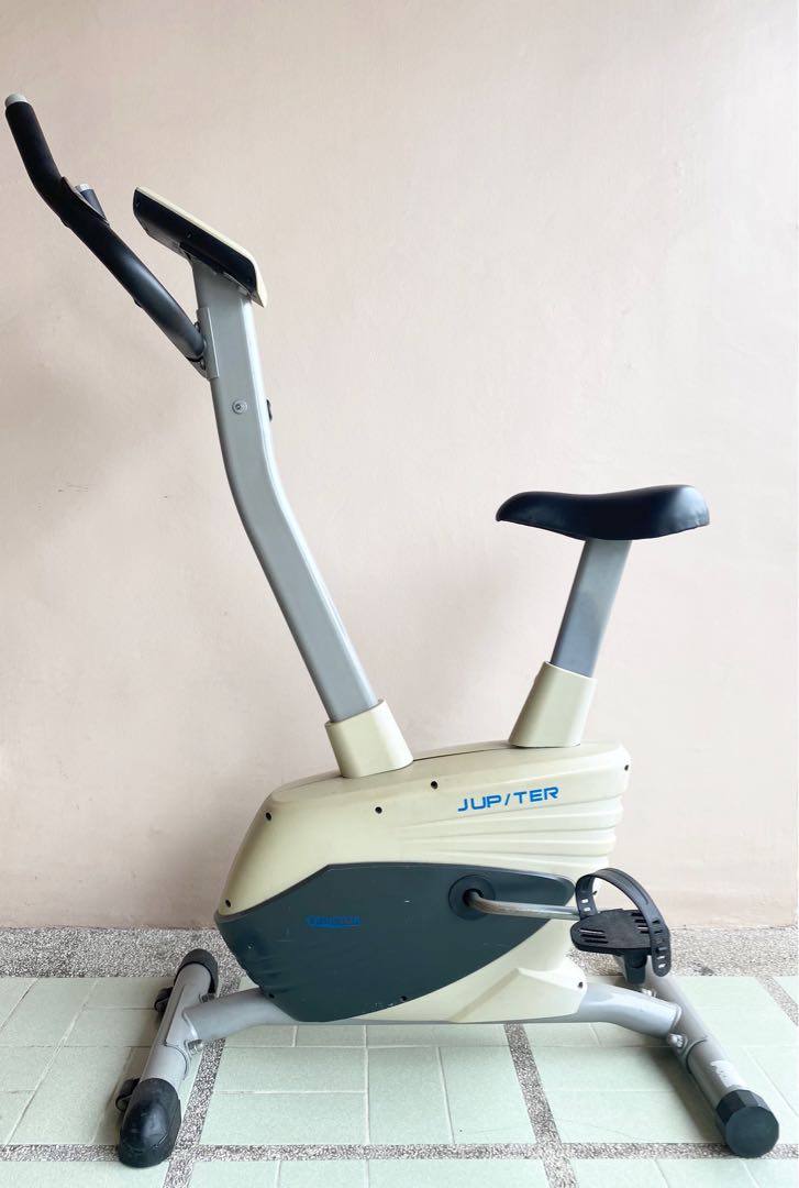 QUESTOR Jupiter Stationary Bike Sports Equipment Exercise