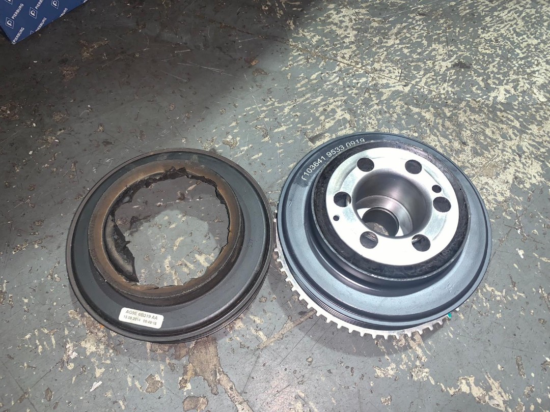 Range Rover Evoque Crankshaft Pulley Replacement Repair, Car