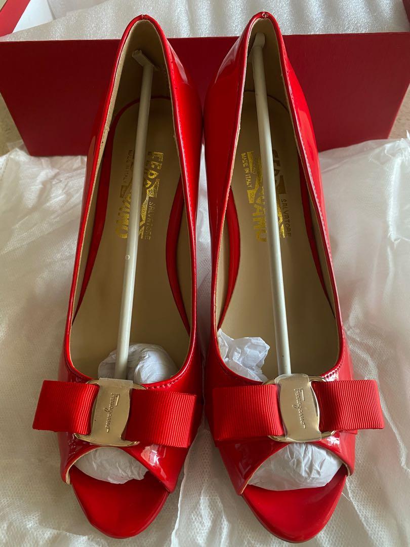 red closed toe shoes