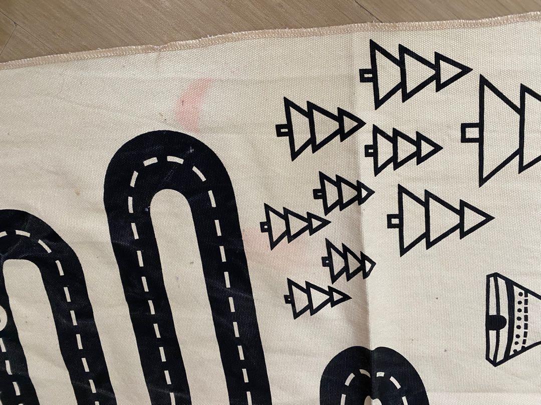 Road map canvas carpet for kids, used (Category: Other Kids Furniture) located in Taguig. Submitted by desperatehouseware (Listing ID 1026997672, Image 2). Description: originally purchased at 1,800 flaws as pictured washable canvas cloth 120 x 50 cm .