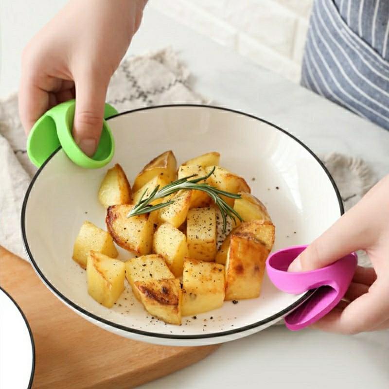Silicon insulation finger cover clip (Category: Everything Else Others) located in Las Pinas. Submitted by k.circle (Listing ID 1027151669, Image 2). Description: as decribe in photo Product size: 7.5cm 4.5cm 4cm.