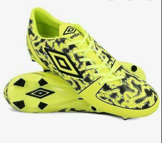 umbro spike shoes