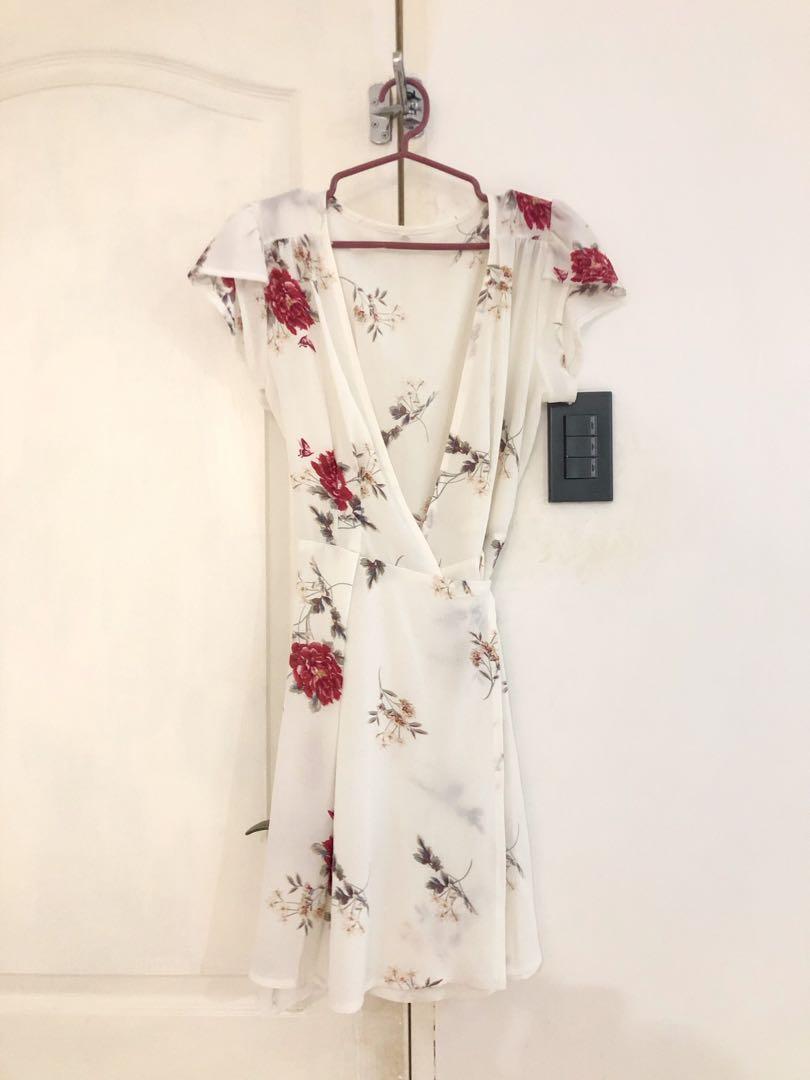 womens white floral dress