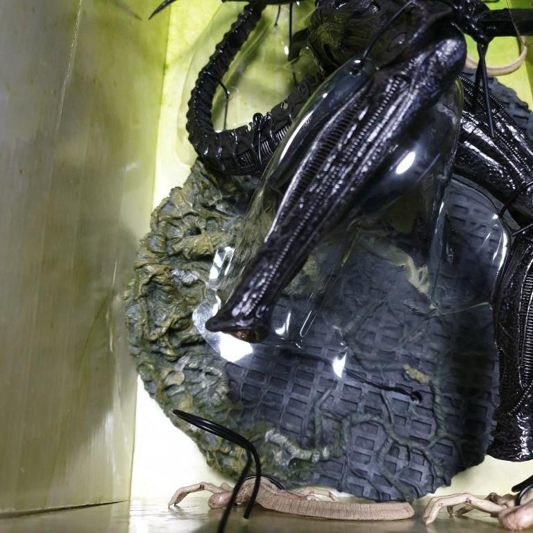 X-Plus Alien Big Chap Sci-Fi Heavy Weight Collection Metal Alloy Statue +  McFarlane 12