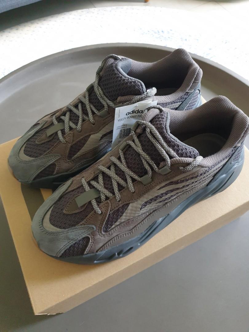 Yeezy 700 deals geode resell