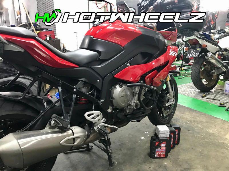 BMW S1000XR Engine Oil Change, Motorcycles, Motorcycle Accessories on