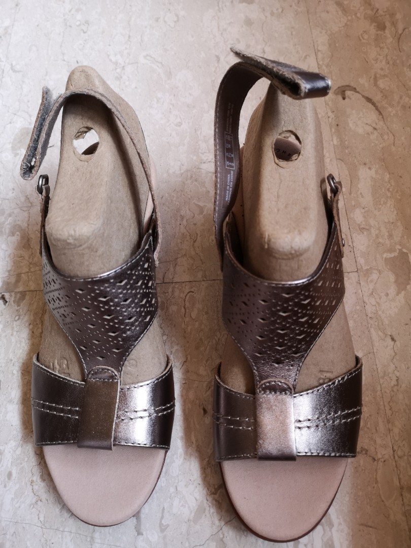 cheap clarks sandals