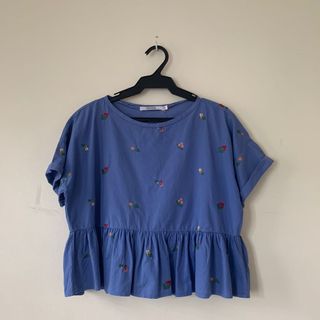 (Category: ) located in . Submitted by four.clothing (Listing ID 1032364585, Image 1). Description: .