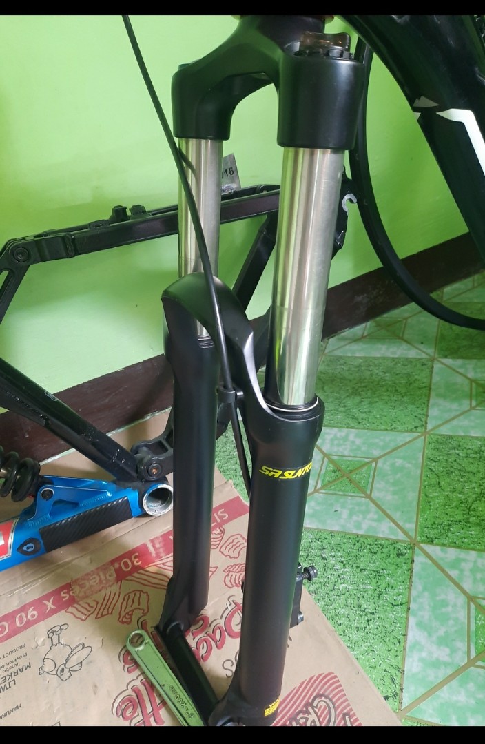 Extra bike parts hubs rims xt rd fork handlebar etc, Sports Equipment