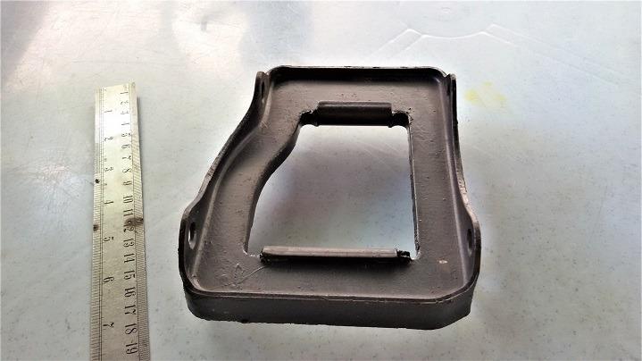 Front Subframe Rear Lower Mounting Austin Morris 1100/1300 31G312 | UK