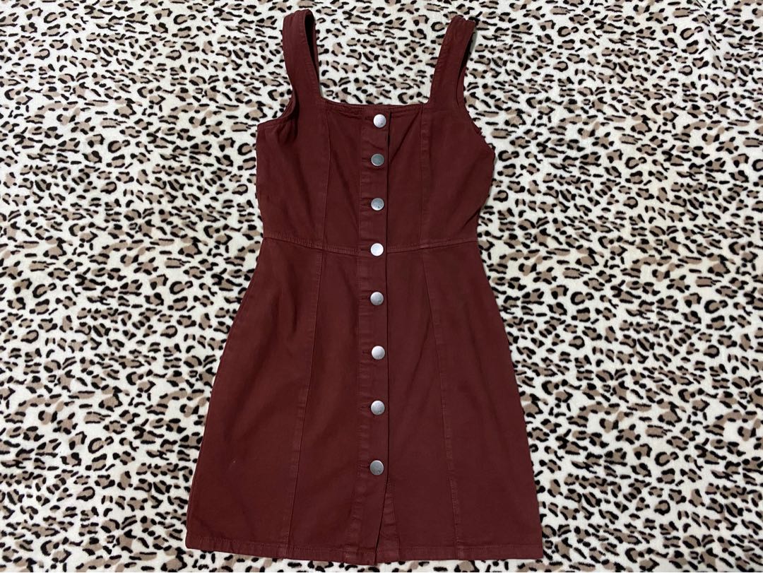maroon pinafore