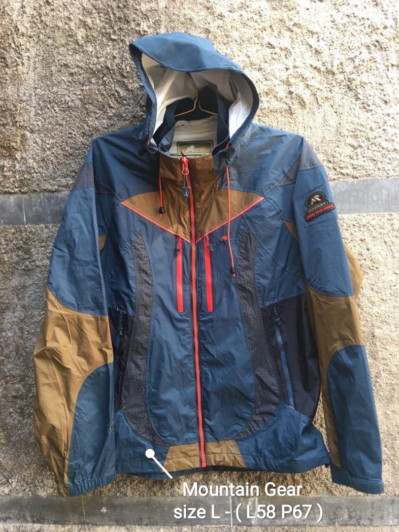 MOUNTAIN GEAR JACKET, Fesyen Pria, Pakaian , Lainnya di Carousell