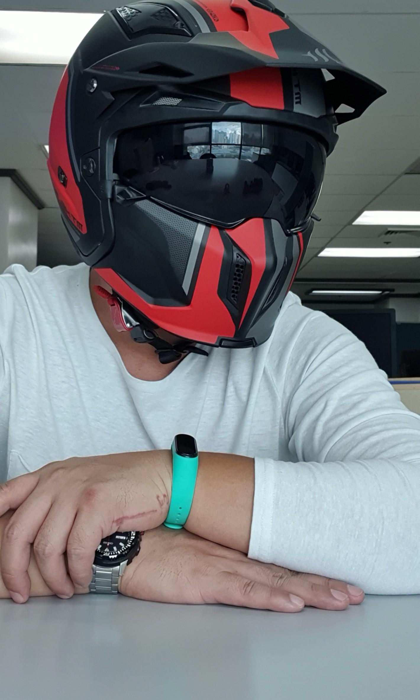 MT Helmet Streetfighter SV, Motorbikes 