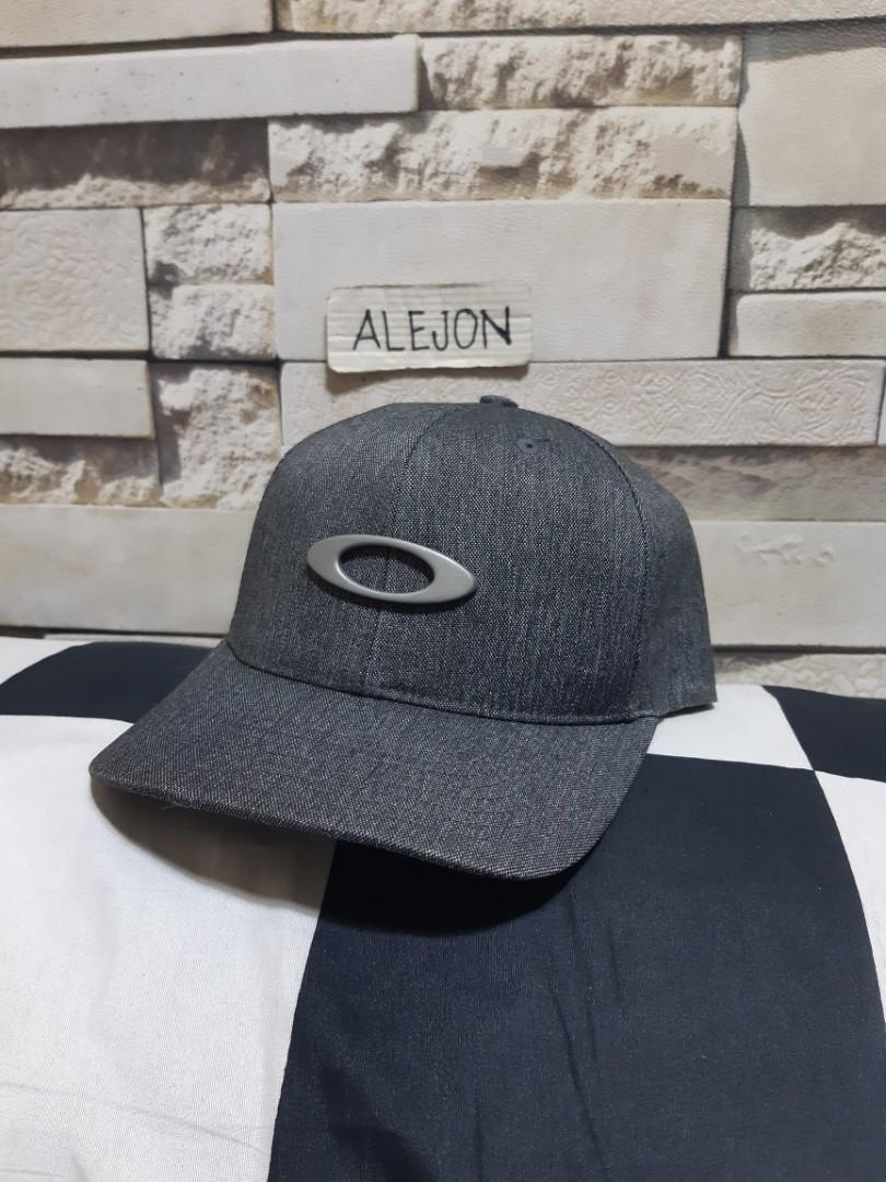 oakley fitted hat