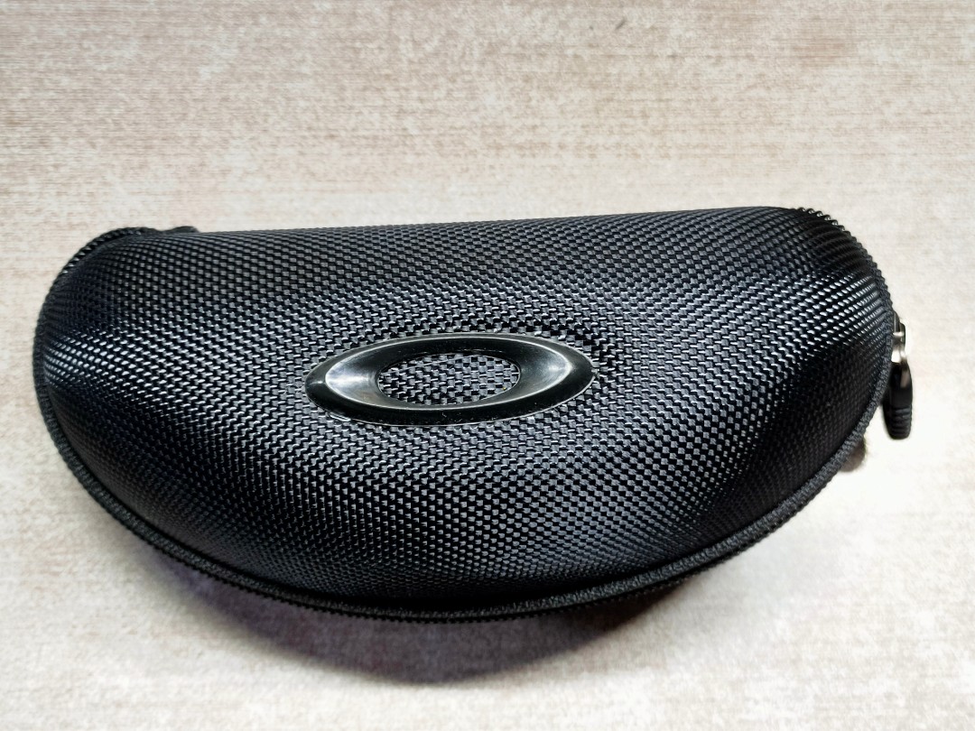 oakley sunglasses bag