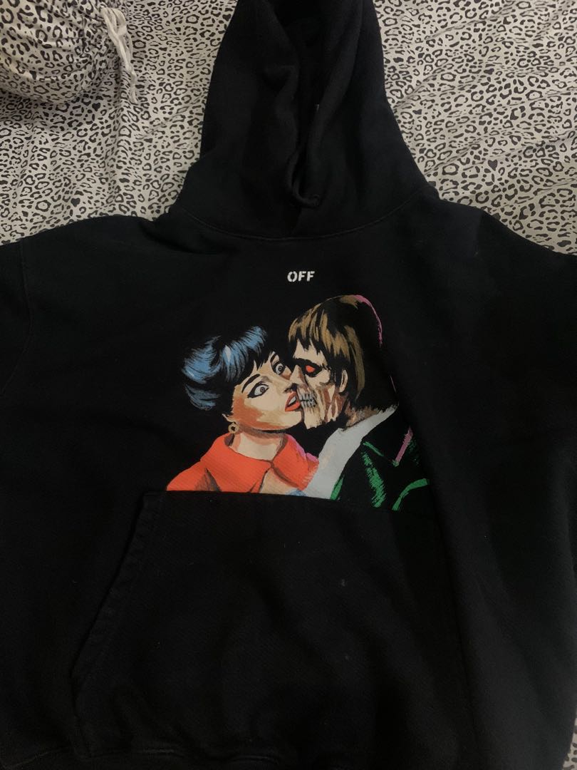 Off white kiss hoodie Fesyen Pria Pakaian Atasan di Carousell