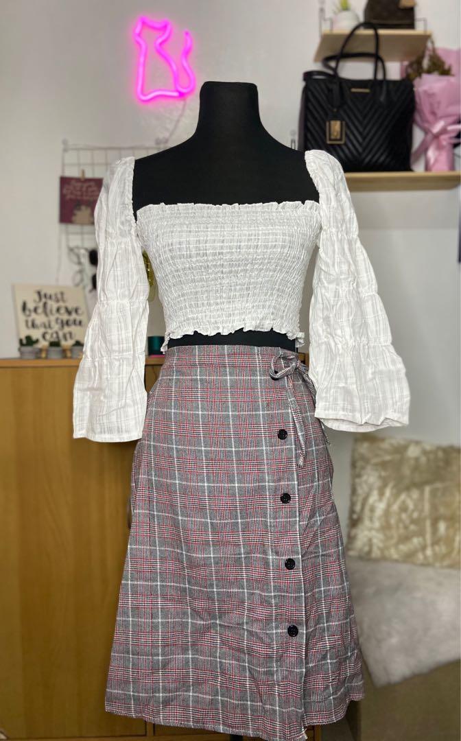 Plaid skirt (Category: Skirts) located in San Jose del Monte. Submitted by _ecjc (Listing ID 1032459282, Image 2). Description: Can fit to M-L.