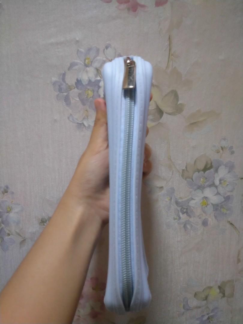 Pouch (Category: Wallets & Card holders) located in Quezon City. Submitted by evacakess (Listing ID 1032426331, Image 3). Description: .