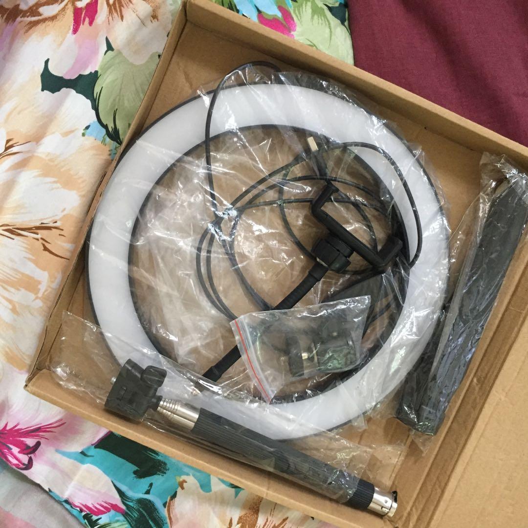 Ring Light (Category: Lighting & Studio Equipment) located in Manila. Submitted by danalou (Listing ID 1032374853, Image 2). Description: Used only a few times, still in its best condition. .