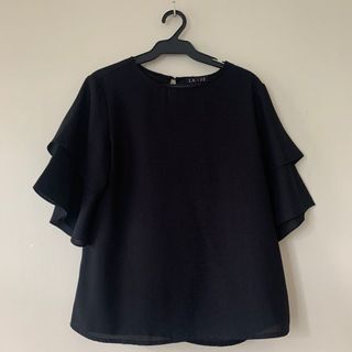 (Category: ) located in . Submitted by four.clothing (Listing ID 1032377959, Image 1). Description: .