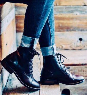 TOPSHOP LEATHER BOOTS SIZE AU (8) MADE IN SPAIN 