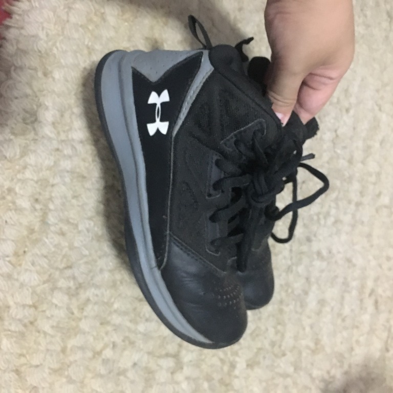 Under armour jet mid basketball shoes junior boys store