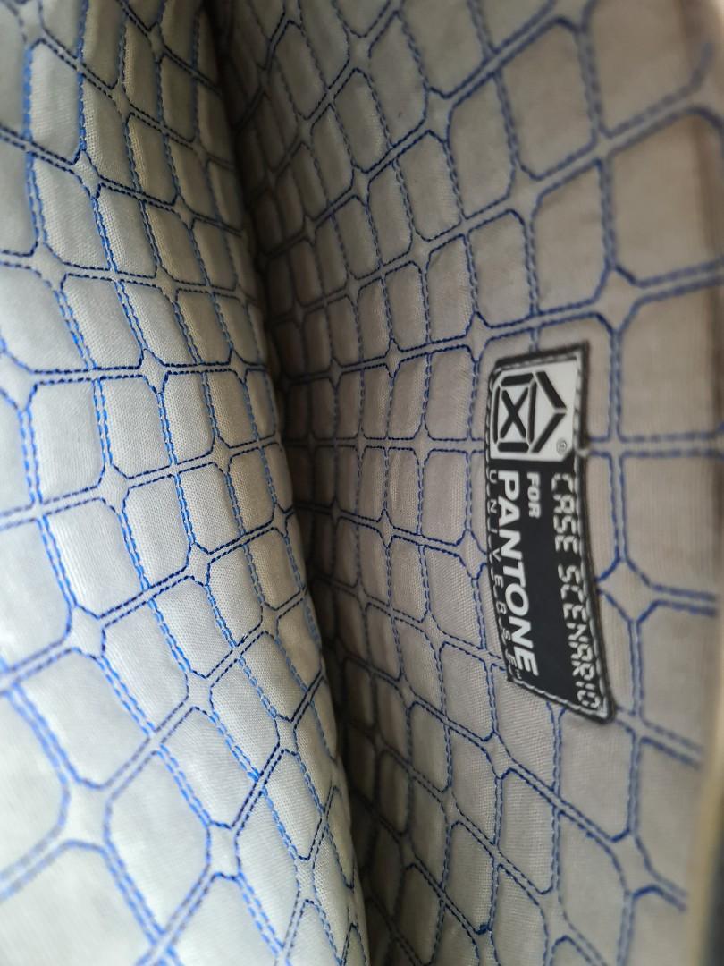15 inch laptop case pantone (Category: Laptops & Notebooks) located in Manila. Submitted by doverparfum (Listing ID 1034274805, Image 2). Description: structurally great. cosmetic issues as seen in photos. bought from digital walker. Coated Canvas Sleeve Quilted & Padded Interior for Complete Protection Double Zip Closure Exclusive Pantone Universe Colour.
