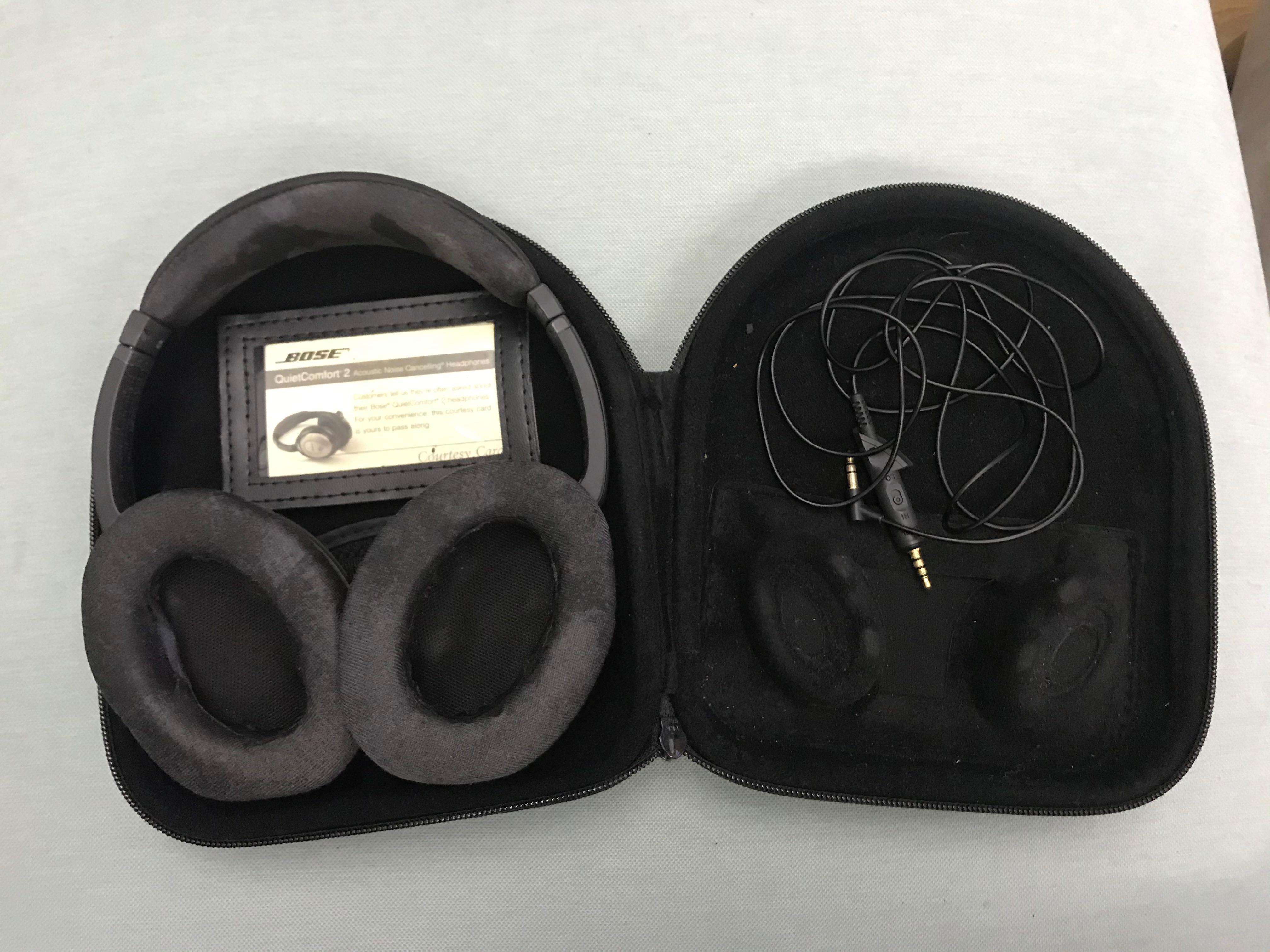 Bose Quiet Comfort 2 (Category: Headphones & Headsets) located in Quezon City. Submitted by maynmiguel (Listing ID 1034389670, Image 3). Description: Bose Quiet Comfort 2 Used Good condition Open to swap (+ cash) for PS4 Pro Rfs: extra pair Payment via online bank deposit Shipping fee shouldered by buyer.