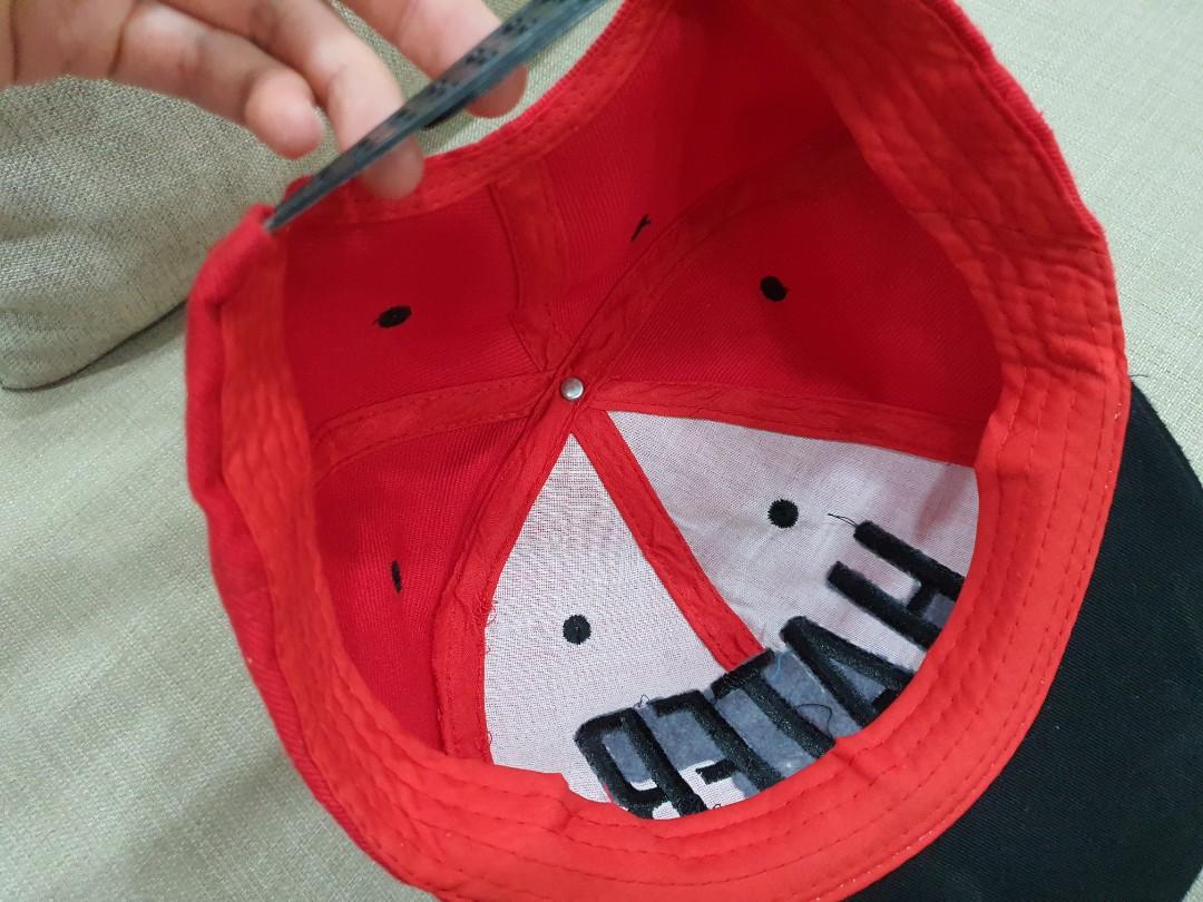 Cap (Category: Cap & Hats) located in Ampang. Submitted by outsider87 (Listing ID 1034403550, Image 3). Description: used cap 7/10 selling cheap price no nego thank you.