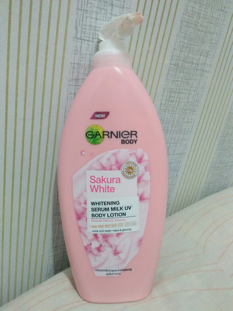 Garnier Sakura White Pinkish Radiance Serum Milk UV Body Lotion