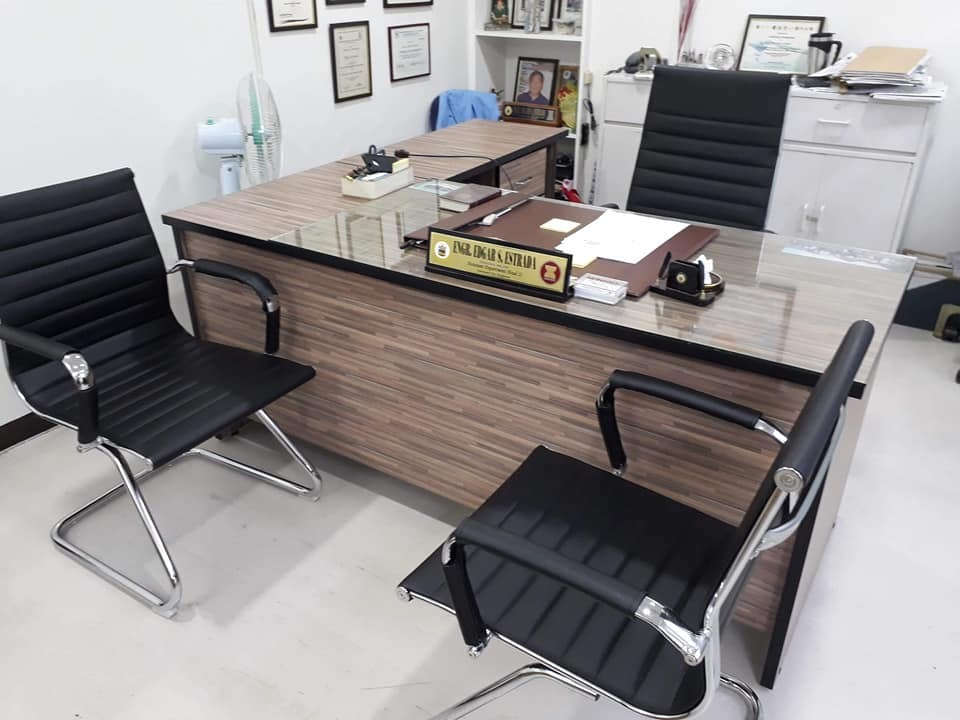 Modular L-Shape Manager Table with Glass Top Customized, Furniture ...