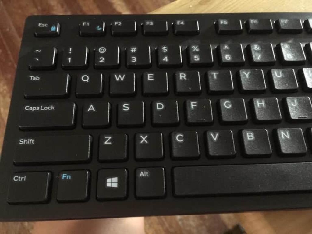 NEW Dell Computer Keyboard (FLAT KEYS) and Mouse bundle/set