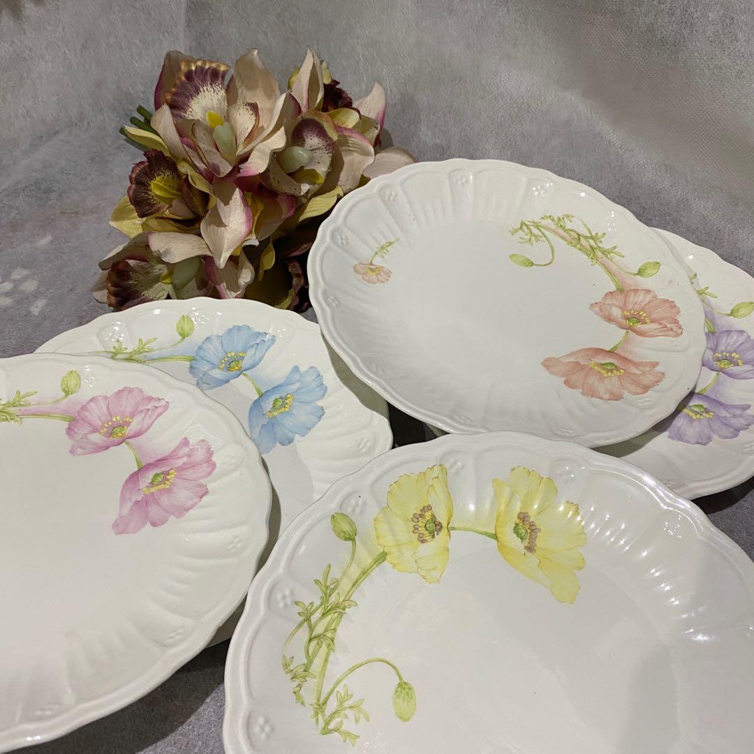 New feeling Japan cake plate set (Category: Bakeware) located in Quezon City. Submitted by kb0030 (Listing ID 1034388075, Image 1). Description: New Feeling Japan Pastel floral plate set Five plates per set Sold as set for only 1,800 pesos.