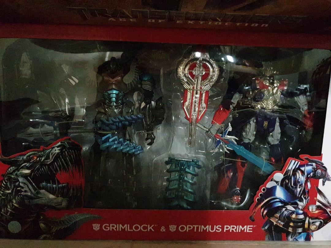Transformers (Category: Toy Figures) located in Singapore. Submitted by pandajeff_toyshop (Listing ID 1034264630, Image 2). Description: Brand new in box... If you haven own it u should grab it becos hard to find n this is collection for transformer collector... Completed your transformer collection.. grab it before other people take... first come first served... Self collect at my blk 680297only..😄.
