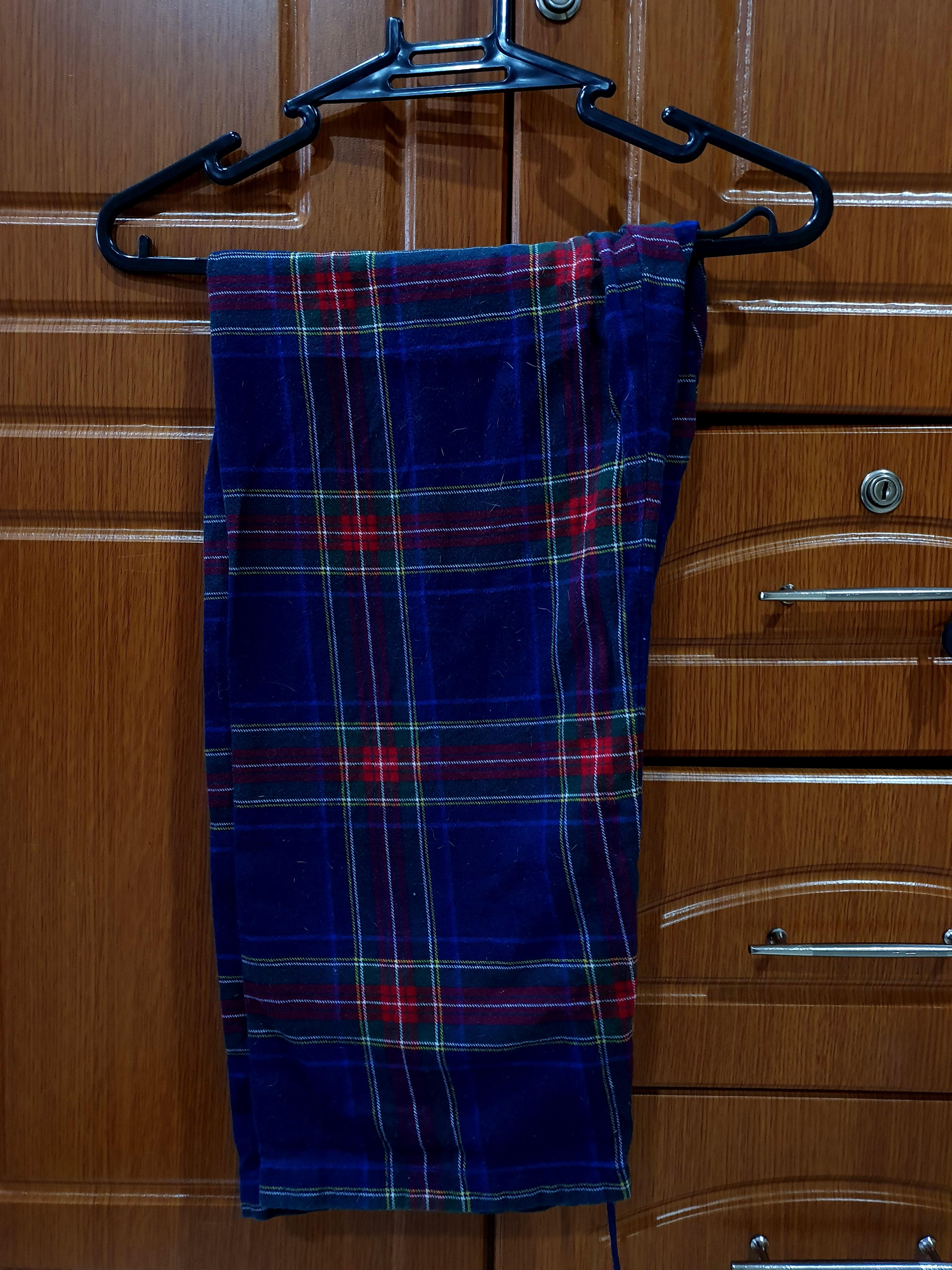 Uniqlo Pyjamas Set (Category: Longsleeves) located in Subic. Submitted by dkhwng (Listing ID 1034322232, Image 2). Description: waist: 24" (garter) fabric: stretchable shipping: jrs/lbc cop 😊.