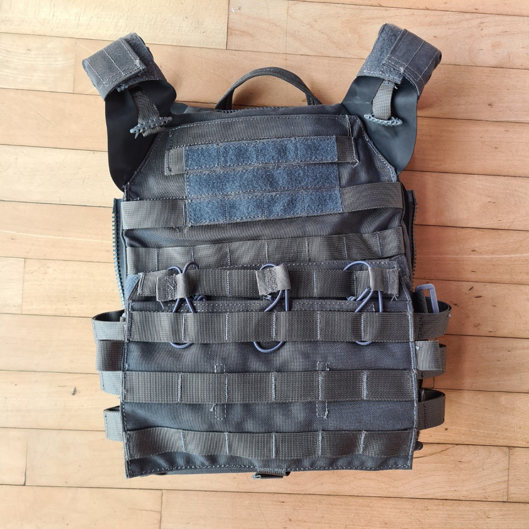 Fortitude Minimalist Plate Carrier MKII Weight Vest with plates, Sports