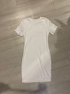 (Category: ) located in . Submitted by bella95.wardrobe (Listing ID 1034345096, Image 1). Description: .