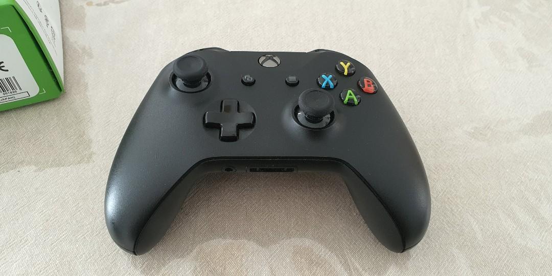 Xbox One Controller Third Gen with Bluetooth, Video Gaming, Gaming