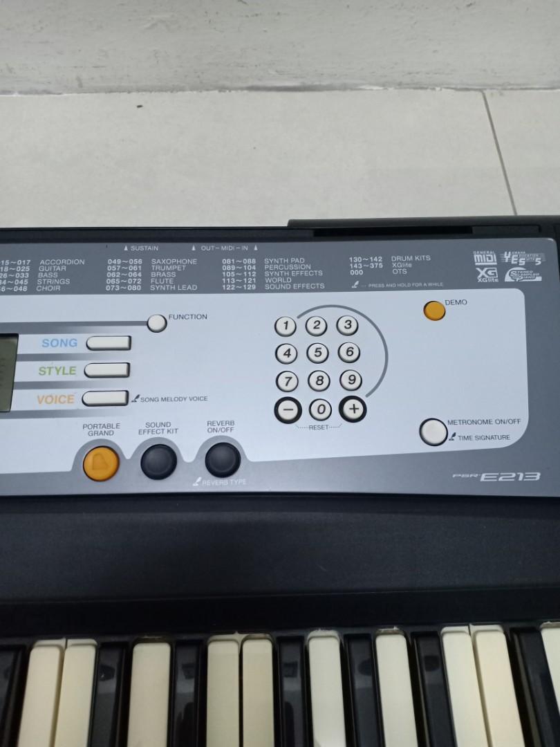 Yamaha Portable Keyboard PSR E213