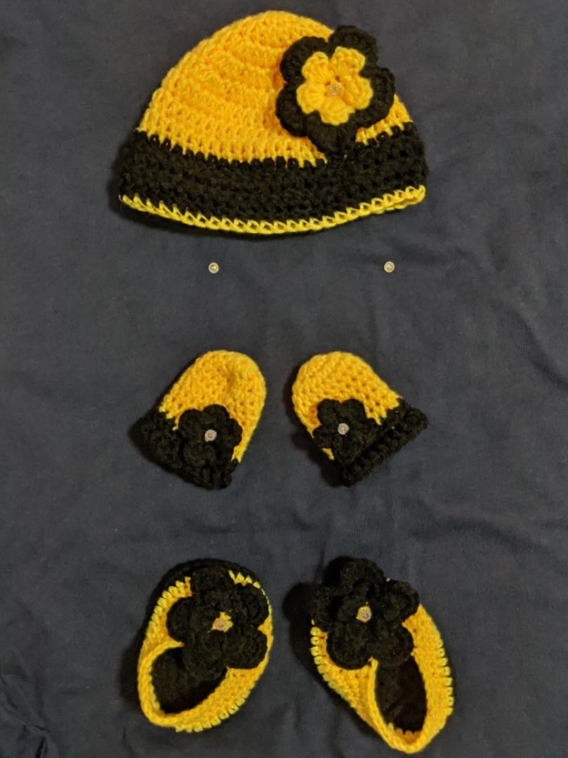 crochet baby hat and booties set