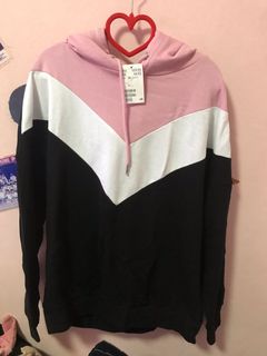 (Category: ) located in . Submitted by instockssshereee (Listing ID 1034590870, Image 1). Description: .