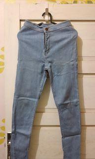 HW jeans light blue muat size 28-29