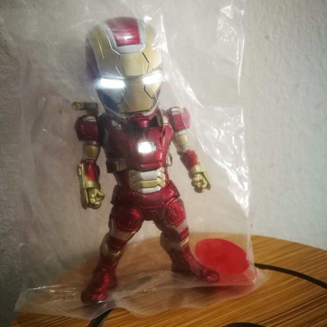 iron man chibi figure
