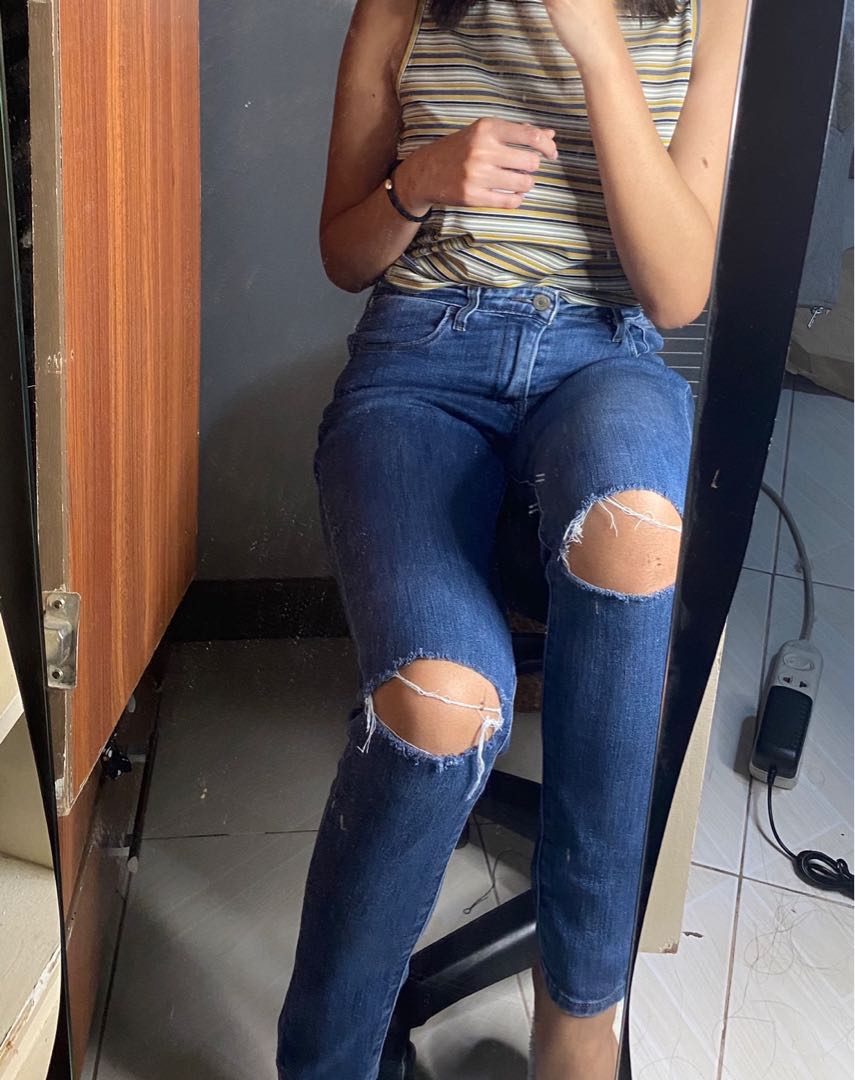 levis jeans ripped