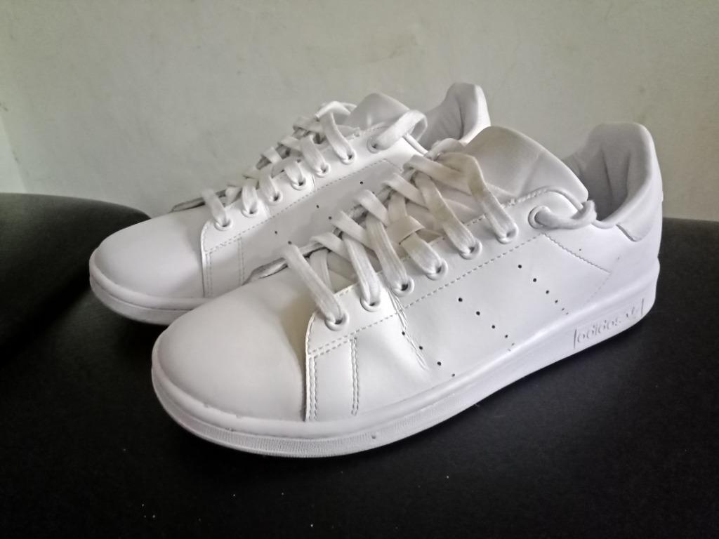 Stan smith plain white hotsell
